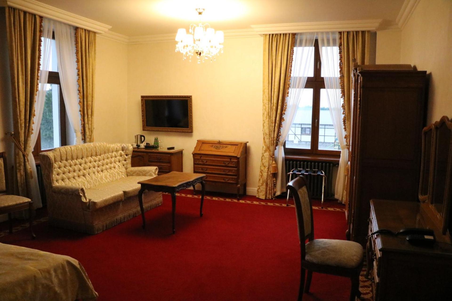 Palac Mortegi Hotel & Spa- Restauracja Szlachecka, Spa, Basen, Sauny, Jazda Konna, Mini Zoo- Luksus, Relaks I Przyroda W Jednym! Lubawa Bilik gambar